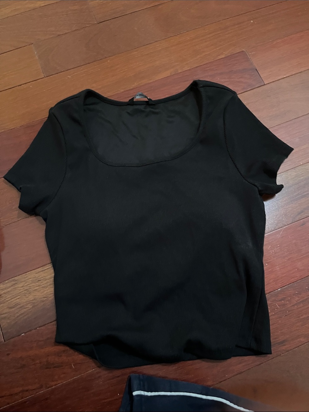 Black Scoop Neck Short Sleeve Top - Women